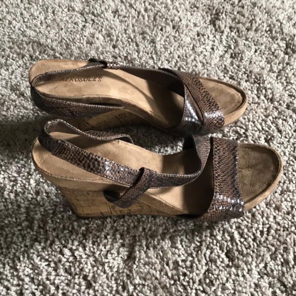 Shoes - Picture 1 of 3